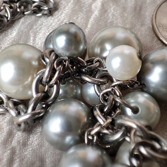 Faux White Gray Pearl Unsigned Cha Cha Necklace Pewter Tone - Picture 7 of 9